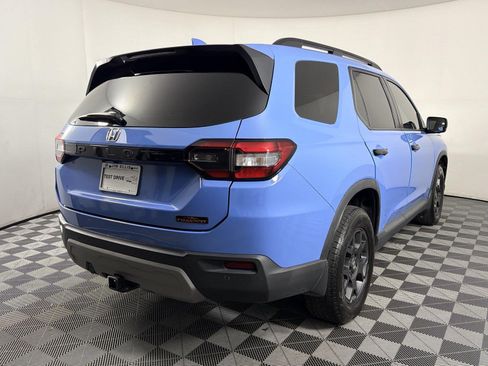Used 2023 Honda Pilot TrailSport image 6