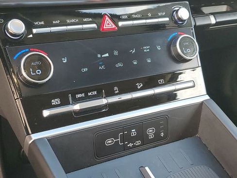 Used 2025 Hyundai Santa Fe SEL FWD image 28