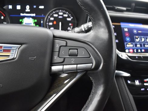 Used 2022 Cadillac XT6 Premium Luxury w/ Technology Package image 16