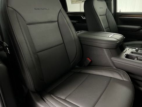 New 2025 GMC Sierra 2500 Denali w/ Denali Reserve Package AWD/4WD image 29