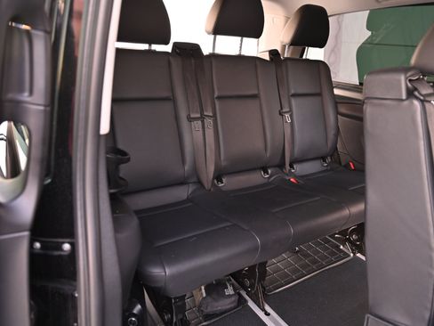 Used 2018 Mercedes-Benz Metris Passenger image 19