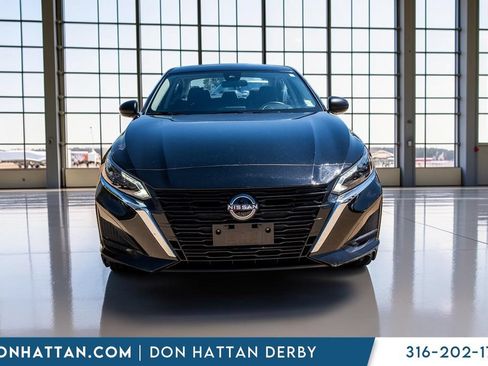 Used 2025 Nissan Altima 2.5 SV FWD image 29