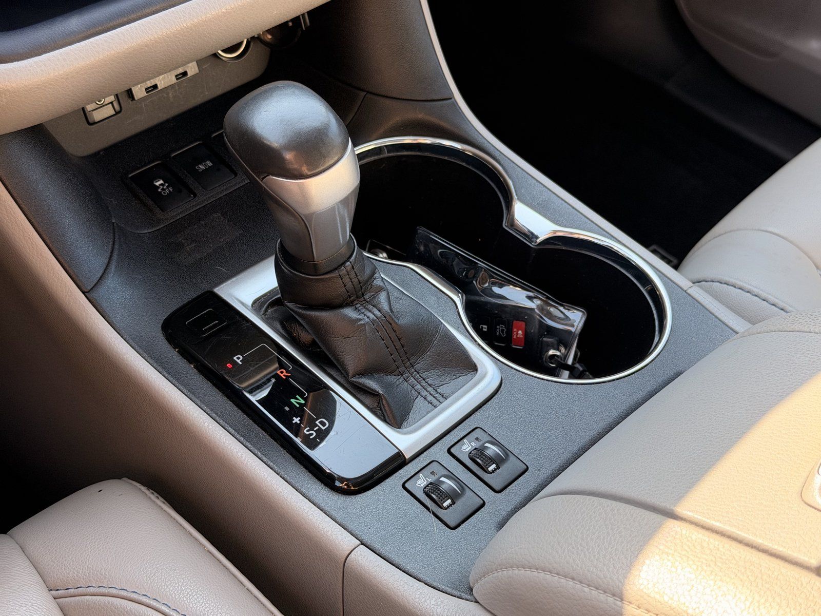 Used 2019 Toyota Highlander XLE FWD image 26