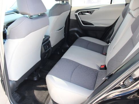 Certified 2022 Toyota RAV4 XLE image 14