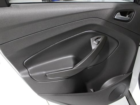 Used 2017 Ford Escape SE FWD image 12