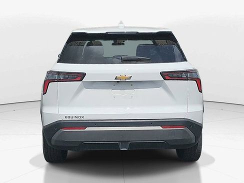 Used 2025 Chevrolet Equinox LT image 4