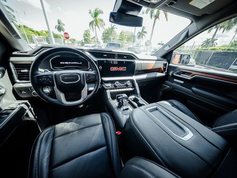 Used 2022 GMC Sierra 1500 Denali image 40