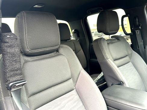 Used 2023 Nissan Frontier SV w/ Midnight Edition Package image 23