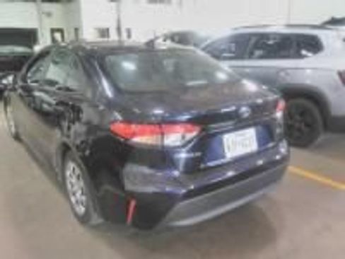 Used 2025 Toyota Corolla LE FWD image 2
