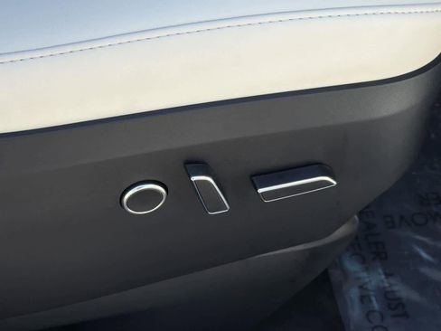 Used 2024 Tesla Model X image 36