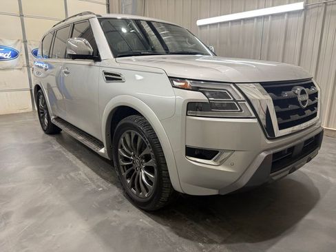 Used 2024 Nissan Armada Platinum w/ Captain's Chairs Package RWD image 1