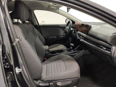 Used 2025 Kia K4 EX image 21