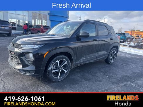 Used 2023 Chevrolet TrailBlazer RS w/ Convenience Package image 2