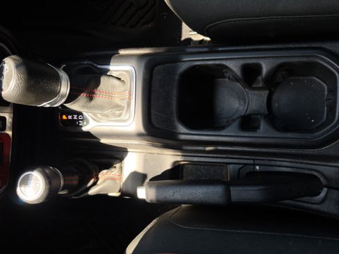 Used 2019 Jeep Wrangler Unlimited Rubicon AWD/4WD image 10