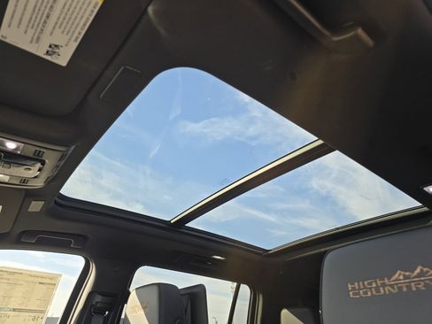 New 2026 Chevrolet Suburban High Country image 3