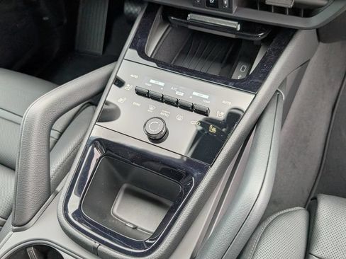 Certified 2026 Porsche Cayenne Coupe AWD/4WD image 15