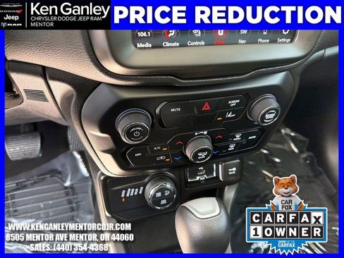 Certified 2023 Jeep Renegade Trailhawk w/ Sun/Sound Group AWD/4WD image 17