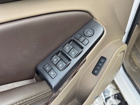 Used 2017 Chevrolet Tahoe LT w/ LT Signature Package image 16