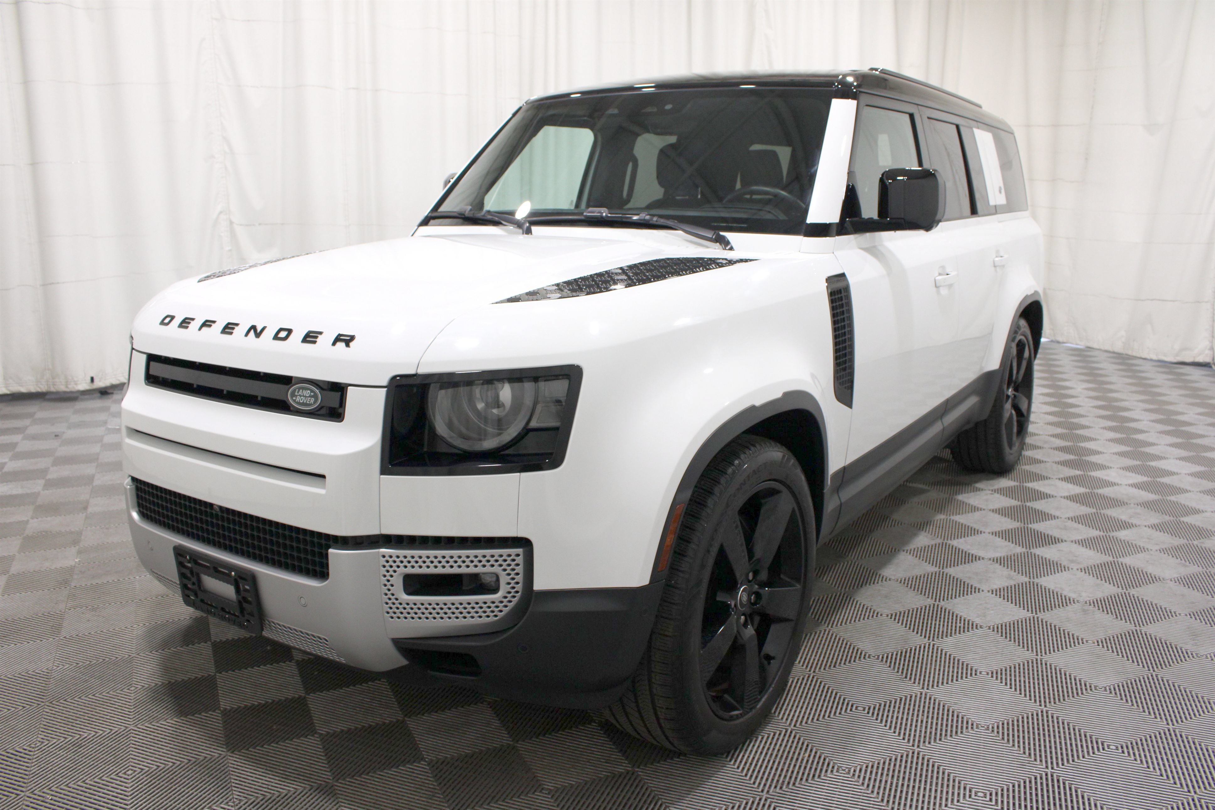 Used 2024 Land Rover Defender 130 S AWD/4WD image 32