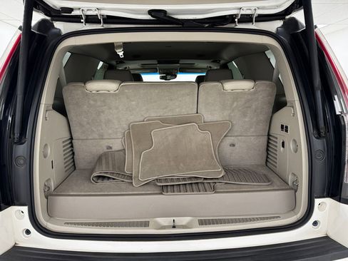 Used 2015 Cadillac Escalade Luxury image 30