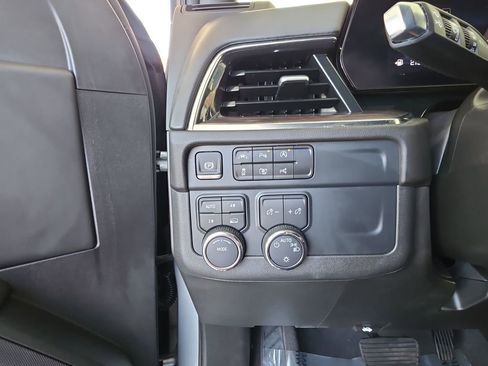 Used 2025 Chevrolet Tahoe LT AWD/4WD image 18
