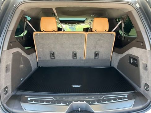 Used 2021 Cadillac Escalade ESV Sport w/ Driver Assist Tech Package AWD/4WD image 30