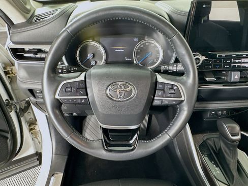 Used 2022 Toyota Highlander Platinum image 13