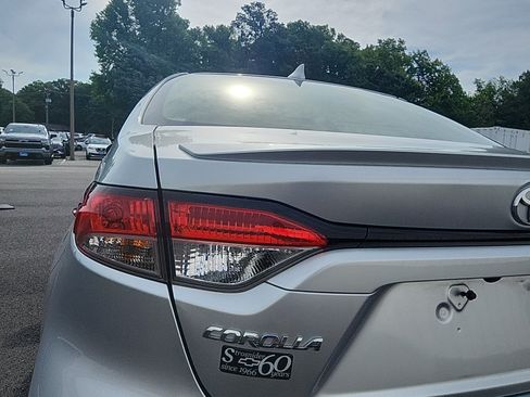 Used 2022 Toyota Corolla SE w/ Carpet Mat Package (TMS) FWD image 13