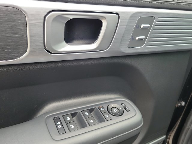 Used 2024 Hyundai Santa Fe Limited FWD image 22