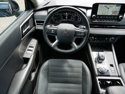 Used 2022 Mitsubishi Outlander SE AWD/4WD image 12