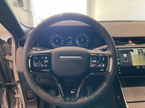 Used 2024 Land Rover Range Rover Evoque Dynamic SE AWD/4WD image 23