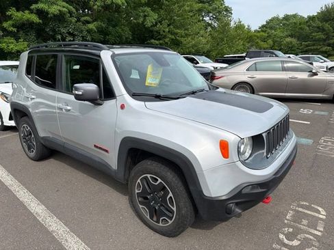 Used 2016 Jeep Renegade Trailhawk AWD/4WD image 13