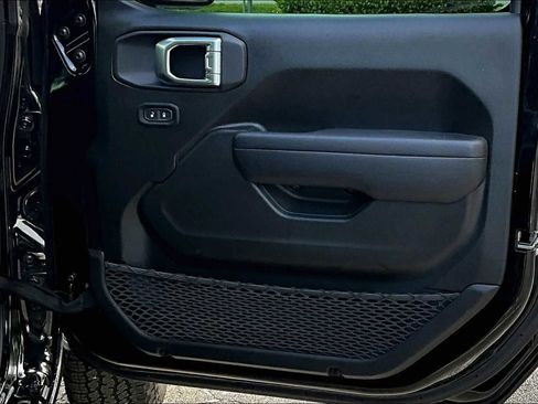 Used 2024 Jeep Wrangler Sport S image 25