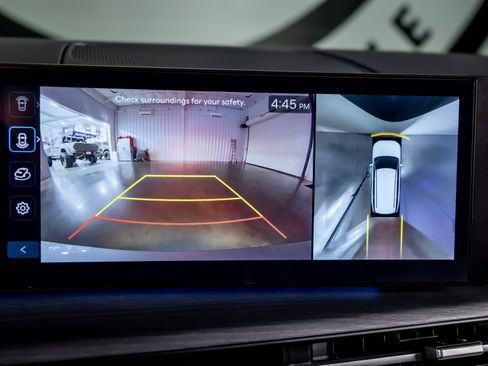 Used 2024 Hyundai Santa Fe Limited image 11