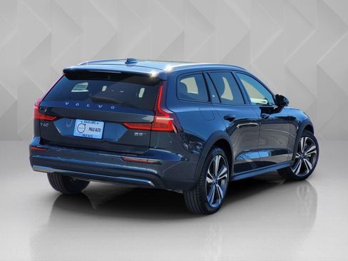Certified 2025 Volvo V60 B5 Cross Country Plus image 6
