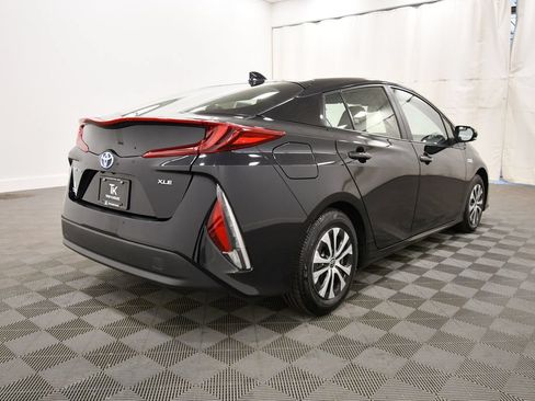 Used 2022 Toyota Prius Prime XLE FWD image 8