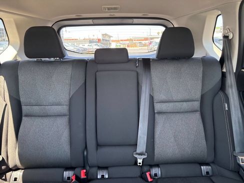 Used 2025 Nissan Rogue SV FWD image 40