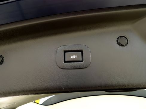 Used 2017 Nissan Armada SL w/ Moonroof Package image 39