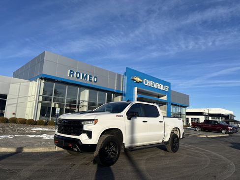 Used 2022 Chevrolet Silverado 1500 LT Trail Boss w/ Convenience Package II image 1