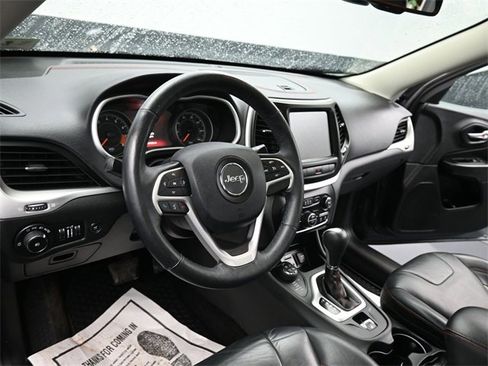 Used 2015 Jeep Cherokee Trailhawk w/ Comfort/Convenience Group image 16