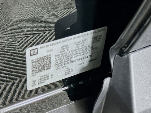 New 2026 Chevrolet Equinox EV LT image 32