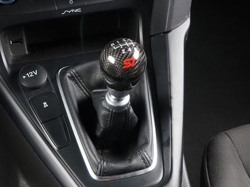 Used 2018 Ford Focus ST image 23