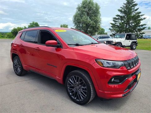 Used 2022 Jeep Compass Limited image 4