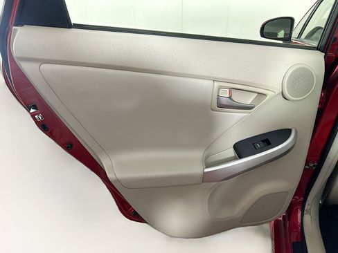 Used 2013 Toyota Prius Four w/ Deluxe Solar Roof Pkg FWD image 26