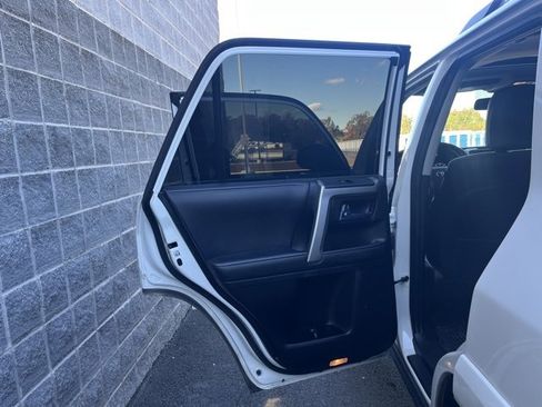 Used 2022 Toyota 4Runner SR5 Premium image 46