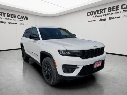 New 2025 Jeep Grand Cherokee Altitude image 1