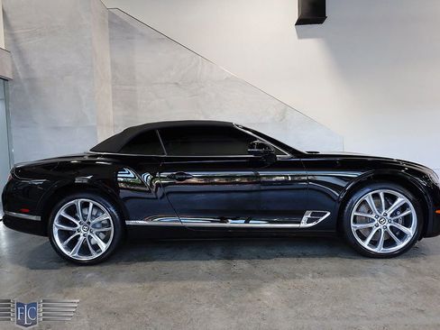 Used 2022 Bentley Continental GT V8 image 43