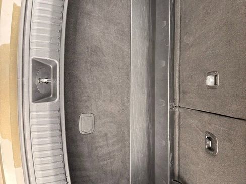 Used 2025 Kia Telluride S FWD image 19