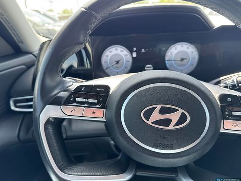 Certified 2025 Hyundai Elantra SEL FWD image 23
