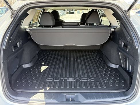 Used 2025 Subaru Outback Onyx Edition image 12